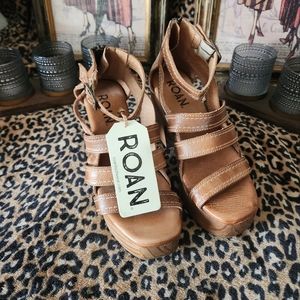 Roan platform shoes